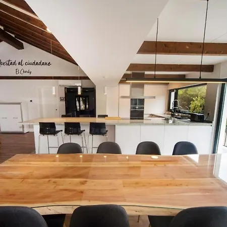 La Colina De Charly بينايمانتل